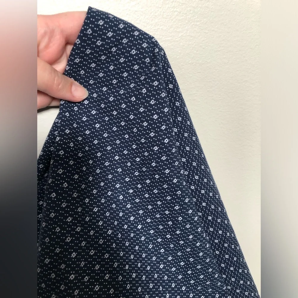 J. Crew Men’s M Navy Blue w/Geo White Design Short-Sleeved Button-Down Shirt EUC - Picture 9 of 9